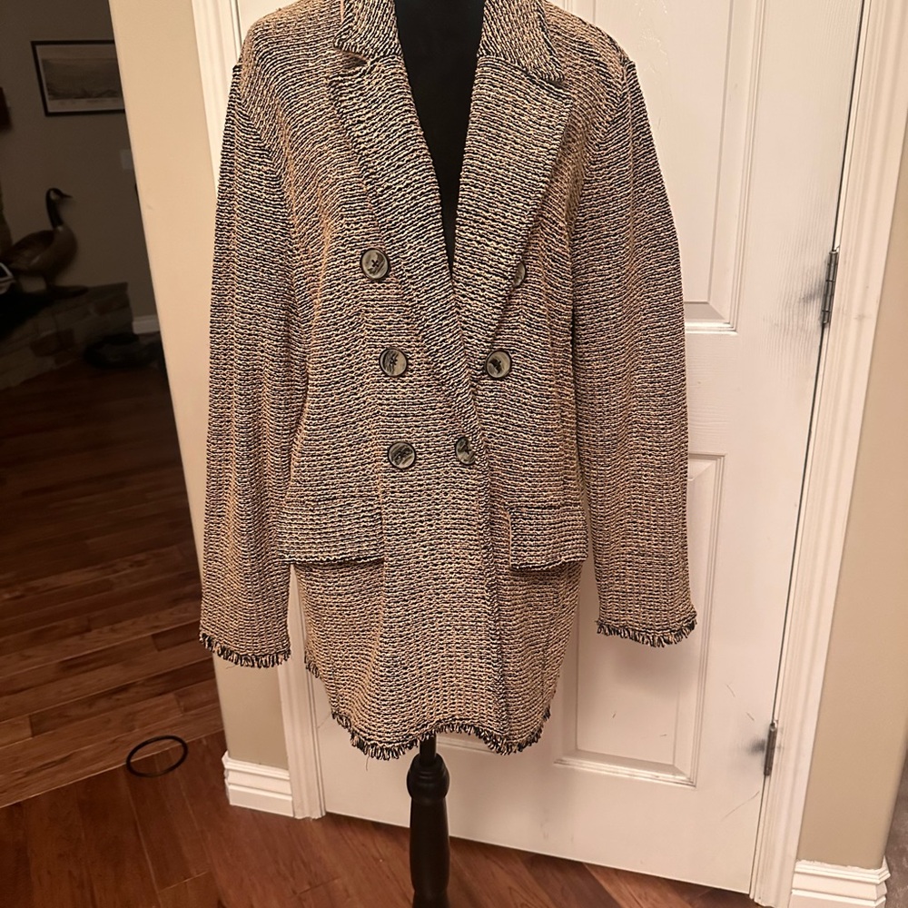 Chico's Black and Tan Textured Blazer